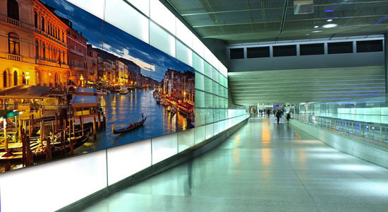 Panasonic lancia TH-55LFV70, il display con la cornice più sottile sul mercato