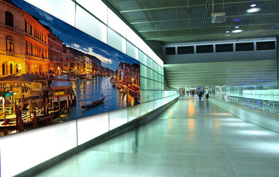 Panasonic lancia TH-55LFV70, il display con la cornice più sottile sul mercato