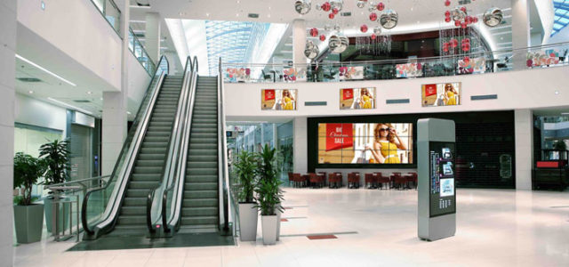 Panasonic potenzia la gamma di display per il Digital Signage