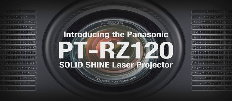 Panasonic: proiettore di punta per installazioni permanenti