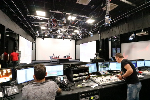 Il routing e l'elaborazione del segnale di Riedel nel nuovo ObVan UHD5 di Betamobil