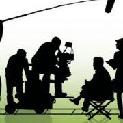 Cinema, torna l'obbligo del passaggio in sala prima della trasmissione sulle piattaforme